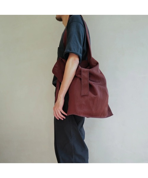 CONZ(コンズ)の「MARY INSIDE OUT TOTE L(トートバッグ・メンズ・ブラウン/ブラック・FREE)」の6枚目の写真