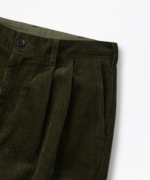 OUTSTANDING(アウトスタンディング)の「高密度コーデュロイ ダブルプリーツパンツ_D.OLIVE(その他パンツ・メンズ・その他・SMALL/MEDIUM/LARGE)」の6枚目の写真