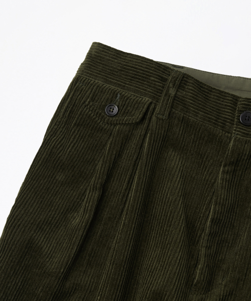 OUTSTANDING(アウトスタンディング)の「高密度コーデュロイ ダブルプリーツパンツ_D.OLIVE(その他パンツ・メンズ・その他・SMALL/MEDIUM/LARGE)」の7枚目の写真