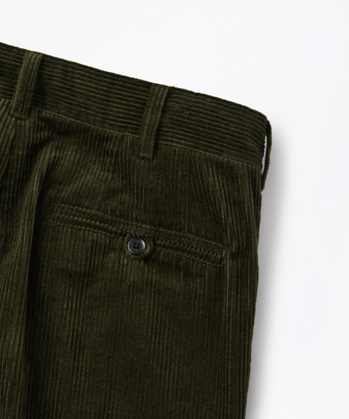 OUTSTANDING(アウトスタンディング)の「高密度コーデュロイ ダブルプリーツパンツ_D.OLIVE(その他パンツ・メンズ・その他・SMALL/MEDIUM/LARGE)」の8枚目の写真