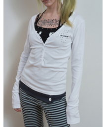 DEEP V-NECK BUTTON TOP / ホワイト