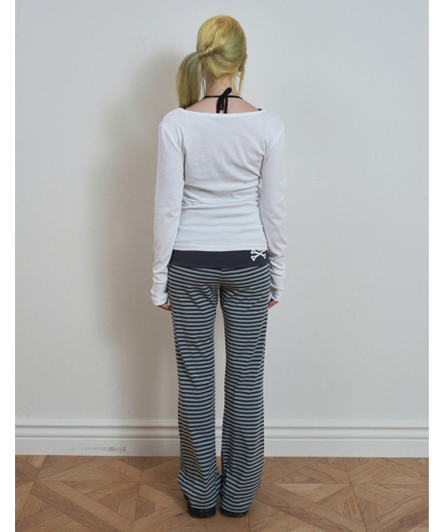 SETUP-EXE(セットアップイーエックスイー)の「DEEP V-NECK BUTTON TOP / ホワイト(Tシャツ/カットソー・レディース・その他・OS)」の4枚目の写真