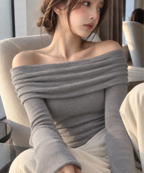 semuse(セミューズ)の「色っぽ肌見せドレープオフショルダーニットトップス(ニット/セーター・レディース・ホワイト/ピンク/グレー/ブラック・FREE)」の17枚目の写真