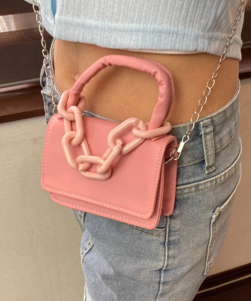 tolene(トレネ)の「ミニミニショルダーバッグ チェーンチャーム 合成皮革 ミニショルダーバッグ(ショルダーバッグ・レディース・ホワイト/ブルー/ピンク・FREE)」の5枚目の写真