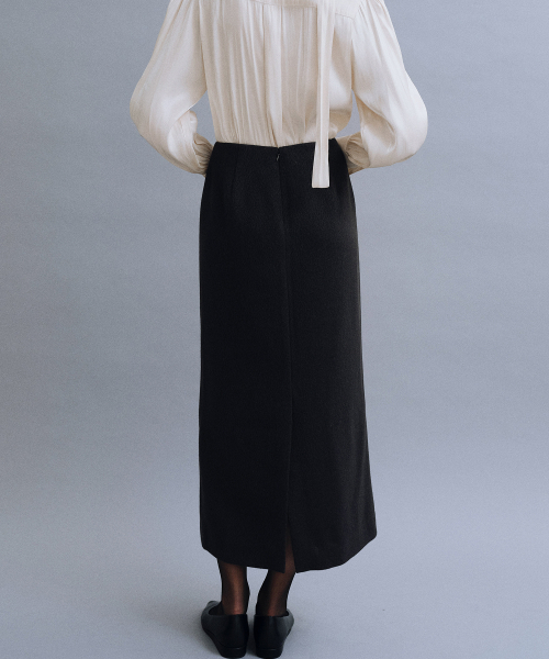 MOHAN(モハン)の「TVF CRINKLE SEMI H-LINE SKIRT_2COLORS(スカート・レディース・ブラック/ライトグレー・LARGE/MEDIUM/SMALL)」の4枚目の写真