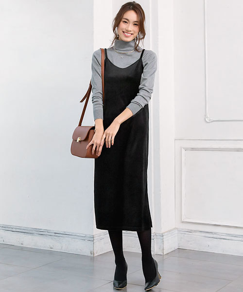 Pierrot(ピエロ)の「ベロアキャミワンピース(ワンピース・レディース・ブラウン/ネイビー/ブラック・M/L)」の4枚目の写真