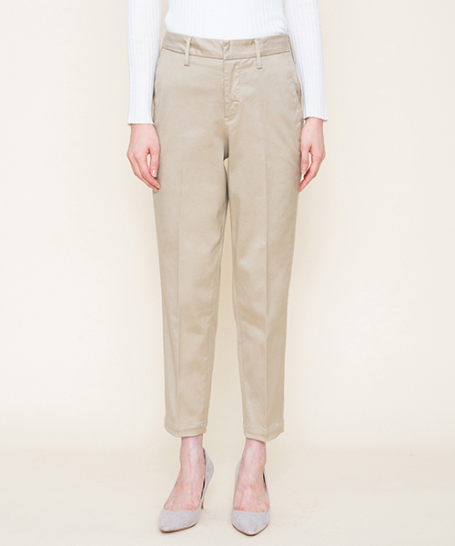 MARIEBELLE　JEAN（マリベルジーン）の「テーパード トラウザー カラーパンツ   KIR(キール)（スラックス・レディース・サンドベージュ/ライトグレー/サーモンピンク/ネイビー/ライトグリーン/オレンジ/グリーン/イエロー・27inch/26inch/24inch/23inch/25inch）」の3枚目の写真