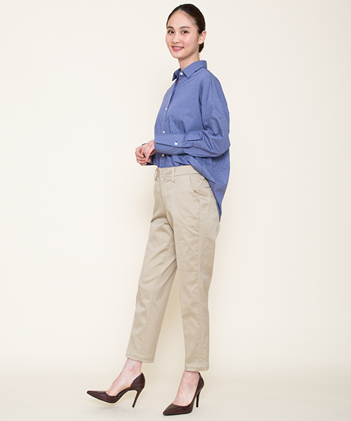 MARIEBELLE　JEAN（マリベルジーン）の「テーパード トラウザー カラーパンツ   KIR(キール)（スラックス・レディース・サンドベージュ/ライトグレー/サーモンピンク/ネイビー/ライトグリーン/オレンジ/グリーン/イエロー・27inch/26inch/24inch/23inch/25inch）」の21枚目の写真