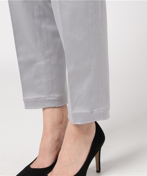 MARIEBELLE　JEAN（マリベルジーン）の「テーパード トラウザー カラーパンツ   KIR(キール)（スラックス・レディース・サンドベージュ/ライトグレー/サーモンピンク/ネイビー/ライトグリーン/オレンジ/グリーン/イエロー・27inch/26inch/24inch/23inch/25inch）」の12枚目の写真