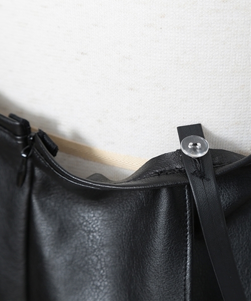 FICTION TOKYO（フィクショントーキョー）の「rp1264-Fake leather short pants パンツ（その他パンツ・レディース・ブラック/カーキ/ワインレッド・FREE）」の12枚目の写真