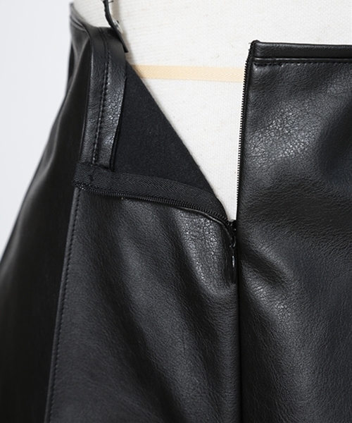 FICTION TOKYO（フィクショントーキョー）の「rp1264-Fake leather short pants パンツ（その他パンツ・レディース・ブラック/カーキ/ワインレッド・FREE）」の14枚目の写真