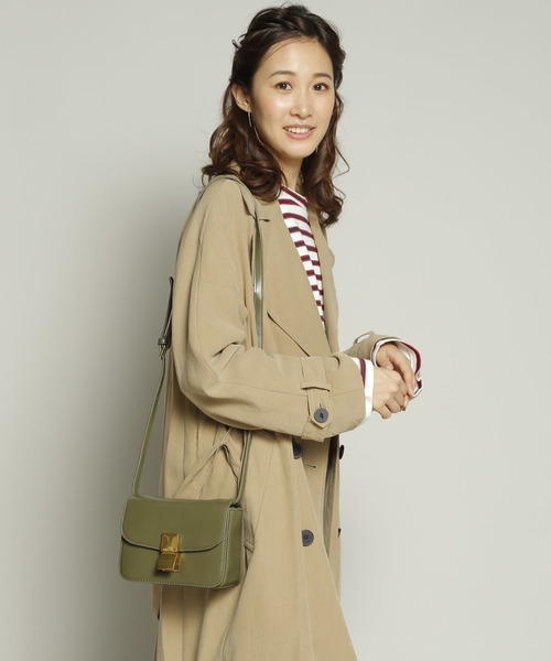 PLAIN CLOTHING(プレーンクロージング)の「ゴールドプレートショルダーバッグ(ショルダーバッグ・レディース・ベージュ/カーキ/レッド/ブラック/キャメル/ワイン・FREE)」の3枚目の写真