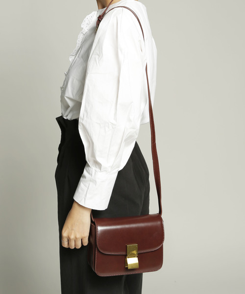 PLAIN CLOTHING(プレーンクロージング)の「ゴールドプレートショルダーバッグ(ショルダーバッグ・レディース・ベージュ/カーキ/レッド/ブラック/キャメル/ワイン・FREE)」の22枚目の写真