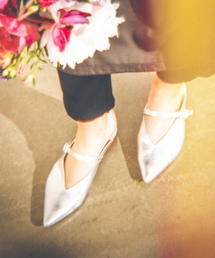 MOHI | 【別注】mohi Vカットミュール(パンプス)