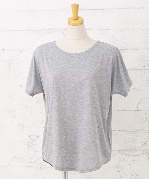 Girly Doll(ガーリードール)の「UネックTシャツPO(Tシャツ/カットソー・レディース・ブラック/グレー/オフホワイト/カーキ/イエロー・FREE)」の4枚目の写真