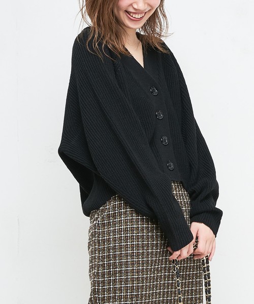 natural couture(ナチュラルクチュール)の「アイレット入りシンプルカーディガン(カーディガン/ボレロ・レディース・キャメル/ブラック/ピンク/グリーン/パープル/アイボリー・FREE)」の3枚目の写真