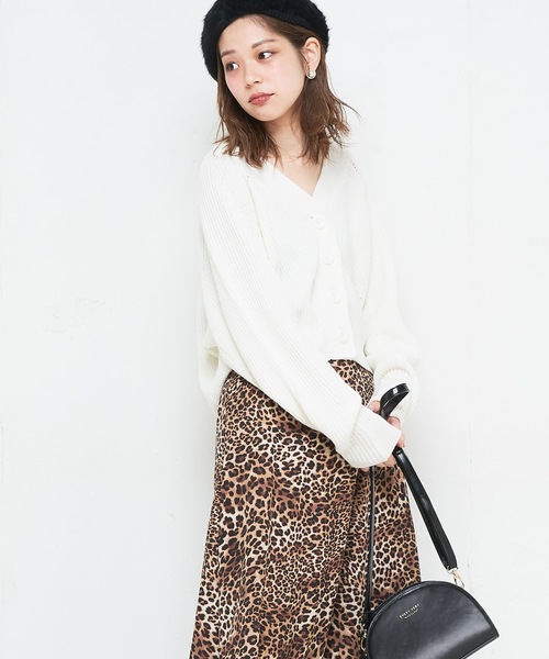 natural couture(ナチュラルクチュール)の「アイレット入りシンプルカーディガン(カーディガン/ボレロ・レディース・キャメル/ブラック/ピンク/グリーン/パープル/アイボリー・FREE)」の15枚目の写真