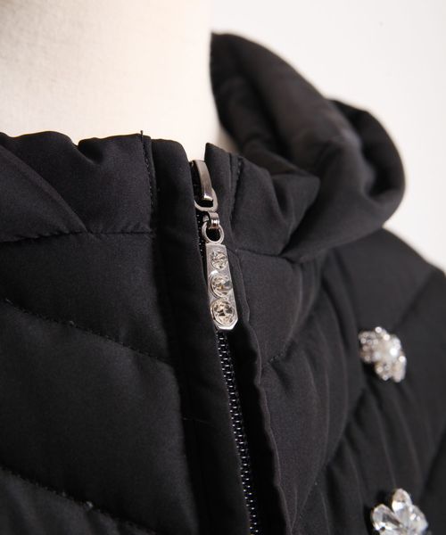 tocco closet（トッコ クローゼット）の「ビジューつき裾フレアダウン