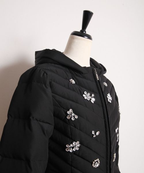 tocco closet（トッコ クローゼット）の「ビジューつき裾フレアダウン