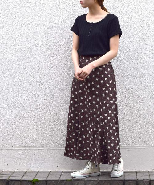 w closet（ダブルクローゼット）の「スクエアヘンリーネック半袖プルオーバー（Tシャツ/カットソー・レディース・ブラック/ベージュ/オフホワイト/モカ・FREE）」の21枚目の写真