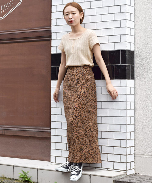 w closet（ダブルクローゼット）の「スクエアヘンリーネック半袖プルオーバー（Tシャツ/カットソー・レディース・ブラック/ベージュ/オフホワイト/モカ・FREE）」の15枚目の写真