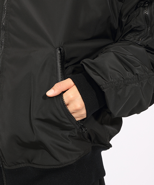 i（アイ）の「Big MA-1（その他アウター・レディース・ホワイト/ブラック・FREE）」の6枚目の写真