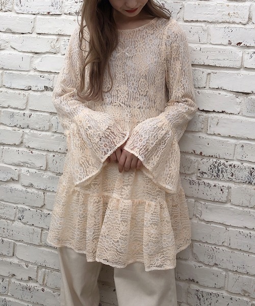 one after another NICE CLAUP（ワンアフターアナザーナイスクラップ）の「後ろリボンティアードチュニック（チュニック・レディース・オフホワイト/アイボリー/モカ・FREE）」の9枚目の写真