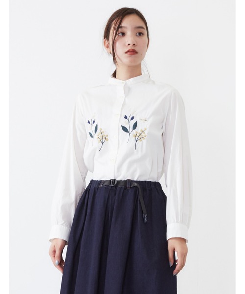 POU DOU DOU（プードゥドゥ）の「フロント刺繍ブラウス（シャツ/ブラウス・レディース・ネイビー/オフホワイト/ブルー・3）」の2枚目の写真