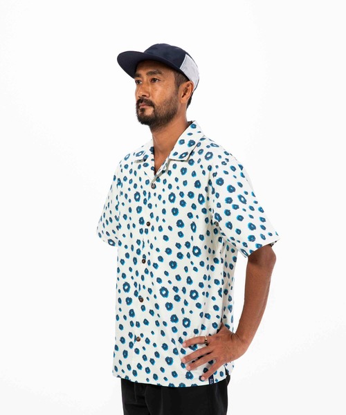 MAGIC NUMBER（マジック ナンバー）の「【MAGIC NUMBER】OPEN COLLAR S/S SHIRT（シャツ/ブラウス・メンズ・ブラウン/ホワイト・X-LARGE/LARGE/MEDIUM）」の7枚目の写真