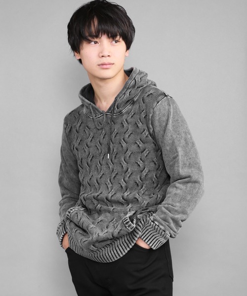 CERCA（チェルカ）の「RM/ケーブルニットパーカー（パーカー・メンズ・レッド/ブラック・MEDIUM/LARGE）」の2枚目の写真