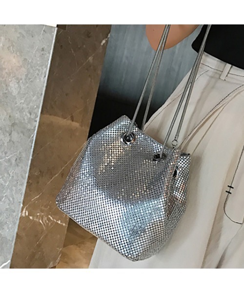 LA VORAGINE(ラ ヴォラジネ)の「キラキラ巾着バッグ/2WAYチェーンショルダーバッグ メッセンジャーバッグ クラッチバッグ 結婚式 入学式 卒業式 成人式 パーティー セレモニー(クラッチバッグ・レディース・ブラック/シルバー・FREE)」の16枚目の写真