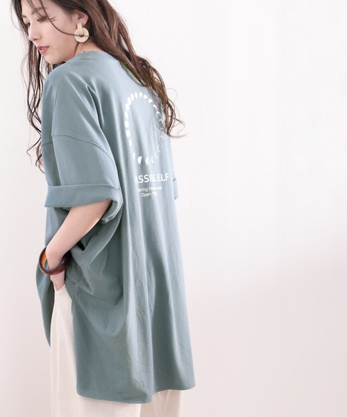 classicalelf(クラシカルエルフ)の「綿100%。月グラフィックプリントで1+ サイドスリットbigTシャツ(Tシャツ/カットソー・レディース・ホワイト/ブラック/ベージュ/ブルー系その他・MEDIUM/X-LARGE)」の9枚目の写真