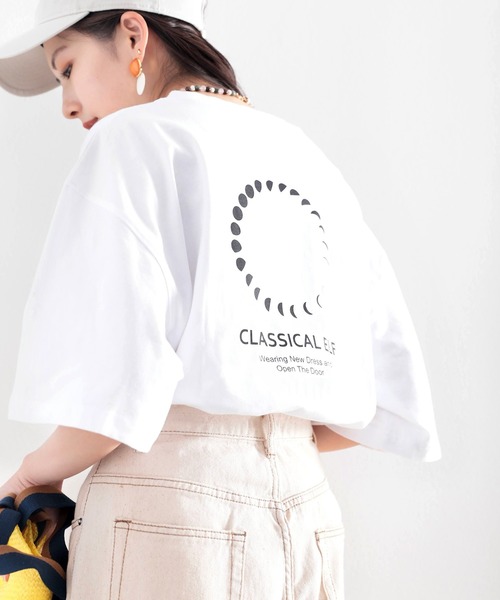 classicalelf(クラシカルエルフ)の「綿100%。月グラフィックプリントで1+ サイドスリットbigTシャツ(Tシャツ/カットソー・レディース・ホワイト/ブラック/ベージュ/ブルー系その他・MEDIUM/X-LARGE)」の19枚目の写真