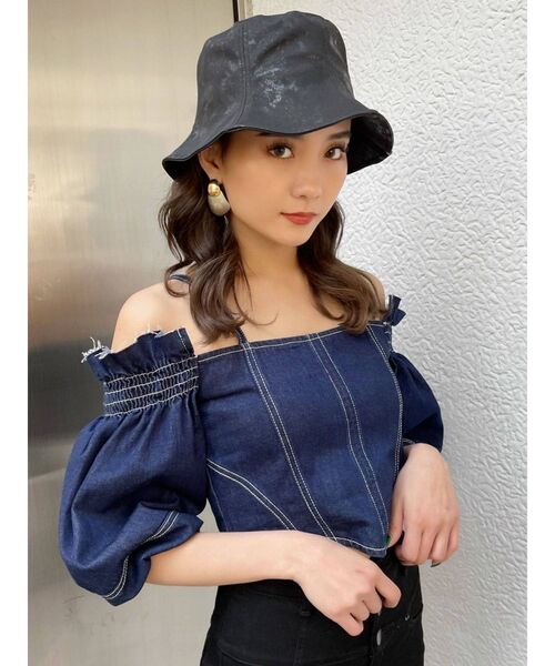 EMODA（エモダ）の「デニムオフショルダートップ（シャツ/ブラウス・レディース・ブラック/ライトブルー/インディゴブルー・SMALL/MEDIUM）」の6枚目の写真