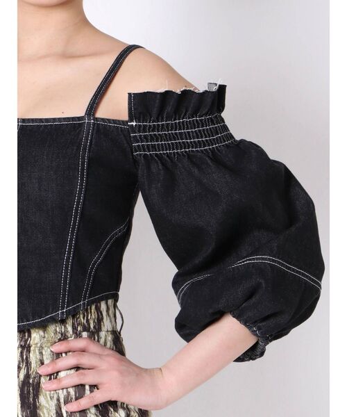 EMODA（エモダ）の「デニムオフショルダートップ（シャツ/ブラウス・レディース・ブラック/ライトブルー/インディゴブルー・SMALL/MEDIUM）」の5枚目の写真