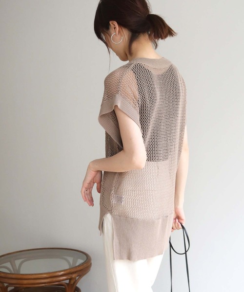 HER CLOSET(ハークローゼット)の「【HERCLOSET】深Vネックメッシュベスト(ベスト・レディース・ブラック/アイボリー/グレイッシュベージュ・M)」の13枚目の写真
