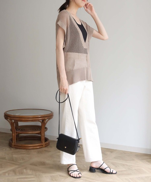 HER CLOSET(ハークローゼット)の「【HERCLOSET】深Vネックメッシュベスト(ベスト・レディース・ブラック/アイボリー/グレイッシュベージュ・M)」の15枚目の写真
