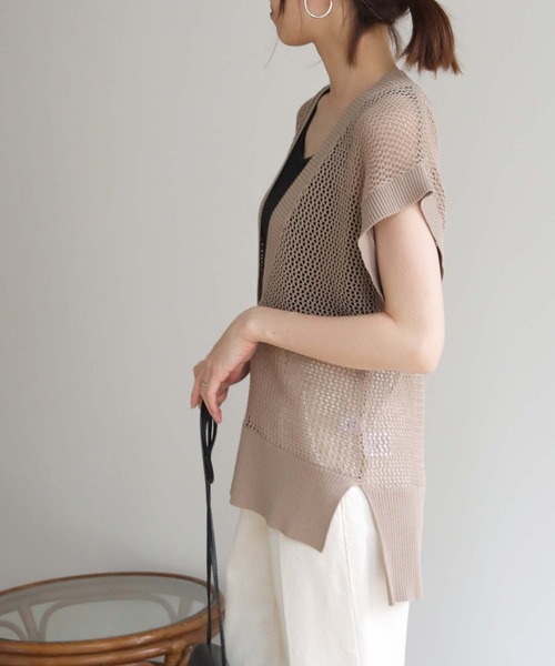 HER CLOSET(ハークローゼット)の「【HERCLOSET】深Vネックメッシュベスト(ベスト・レディース・ブラック/アイボリー/グレイッシュベージュ・M)」の14枚目の写真