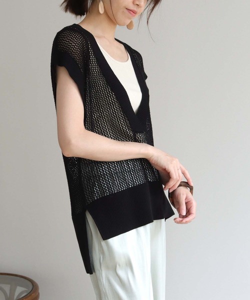 HER CLOSET(ハークローゼット)の「【HERCLOSET】深Vネックメッシュベスト(ベスト・レディース・ブラック/アイボリー/グレイッシュベージュ・M)」の9枚目の写真