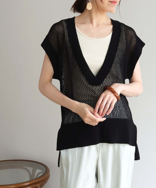 HER CLOSET(ハークローゼット)の「【HERCLOSET】深Vネックメッシュベスト(ベスト・レディース・ブラック/アイボリー/グレイッシュベージュ・M)」の8枚目の写真
