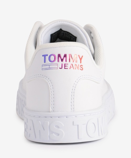 tommy jeans(トミー ジーンズ)の「メタリックロゴレザースニーカー(スニーカー・レディース・ホワイト・23cm/23.5cm/24cm)」の2枚目の写真