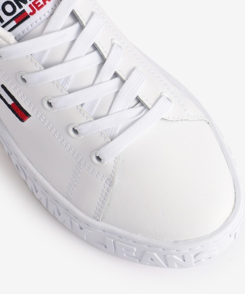 tommy jeans(トミー ジーンズ)の「メタリックロゴレザースニーカー(スニーカー・レディース・ホワイト・23cm/23.5cm/24cm)」の6枚目の写真