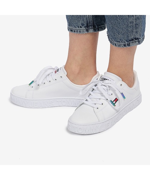 tommy jeans(トミー ジーンズ)の「メタリックロゴレザースニーカー(スニーカー・レディース・ホワイト・23cm/23.5cm/24cm)」の8枚目の写真