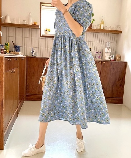 NANING9(ナンニング)の「NANING9 VIVIDカラー花柄ワンピ―ス(ワンピース・レディース・スカイブルー/イエロー・FREE)」の9枚目の写真