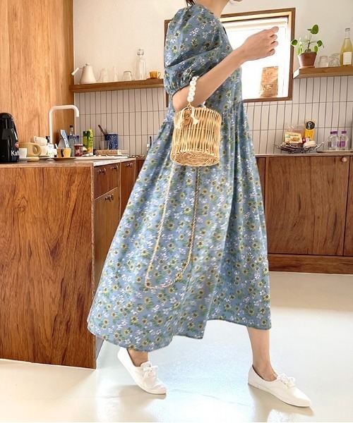 NANING9(ナンニング)の「NANING9 VIVIDカラー花柄ワンピ―ス(ワンピース・レディース・スカイブルー/イエロー・FREE)」の8枚目の写真