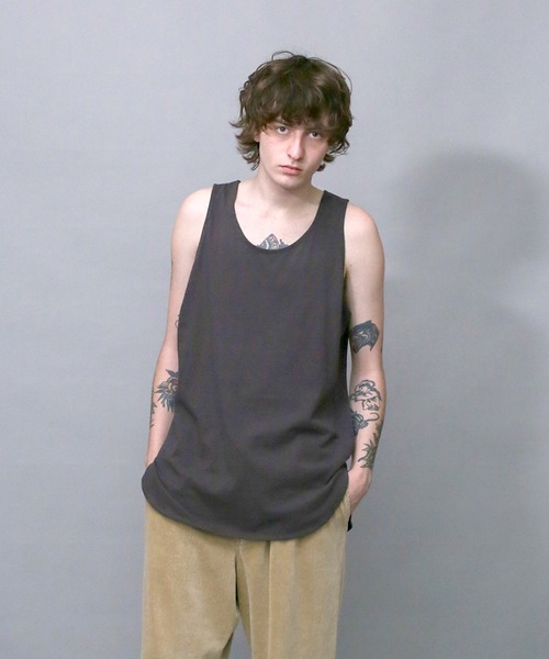 Iroquois（イロコイ）の「LAYERED LONG T/T ラウンドヘムロングタンクトップ（タンクトップ・メンズ・チャコールグレー/ブラック/ベージュ/オフホワイト・1/2/3）」の16枚目の写真