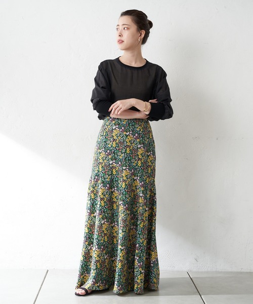 SHENERY(シーナリー)の「バックボタンシアーチュニック(シャツ/ブラウス・レディース・ブラック/オフホワイト/グリーン・FREE)」の11枚目の写真