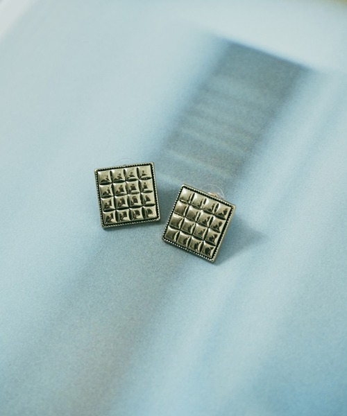 VIS（ビス）の「ヴィンテージ風メタルピアス（ピアス（両耳用）・レディース・ゴールド/ゴールド系その他/ゴールド系その他2・FREE）」の2枚目の写真