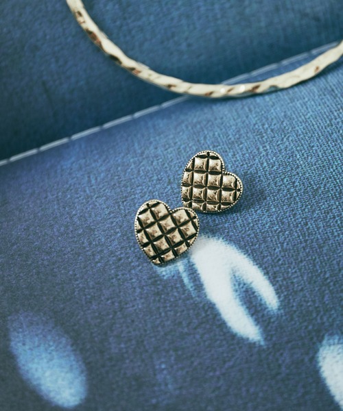 VIS（ビス）の「ヴィンテージ風メタルピアス（ピアス（両耳用）・レディース・ゴールド/ゴールド系その他/ゴールド系その他2・FREE）」の3枚目の写真