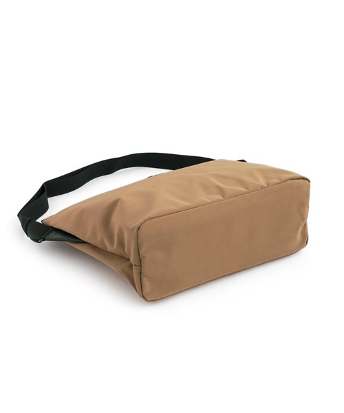 STANDARD SUPPLY(スタンダードサプライ)の「スタンダードサプライ / SIMPLICITY シンプリシティ /ZIP TOP SHOULDER ジップトップショルダー(ショルダーバッグ・レディース・ゴールド/ベージュ/グリーン/ライトグレー系/ブラック/チャコールグレー/グレー/ダークネイビー/ダークブラウン/ダークパープル/モカ/コバルトブルー・FREE)」の15枚目の写真